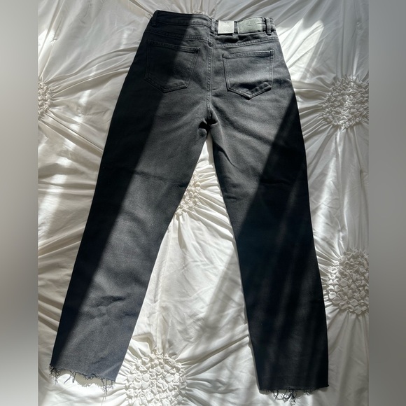 Vero Moda High Rise Straight Jeans - Picture 3 of 3
